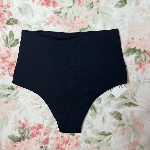 L*SPACE NEW Portia Bottom Bitsy Cut Black Swim Bikini Bottom Size XS - Picture 6 of 6